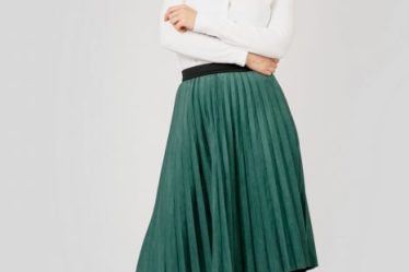 Fusta plisata verde din piele intoarsa sintetica cu elastic in talie 4 Fusta plisata verde din piele intoarsa sintetica cu elastic in talie 3