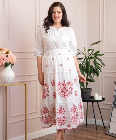 Fusta alba cu broderie florala rosie Carmen 01 5