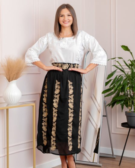 Fusta traditionala neagra cu broderie florala aurie Claudia 4