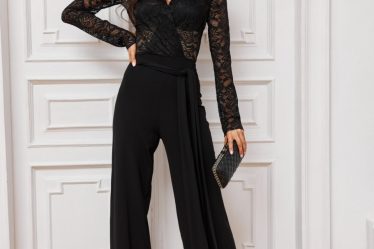 Salopeta eleganta evazata neagra cu dantela pe bust MyraR 3 Salopeta eleganta evazata neagra cu dantela pe bust MyraR 2